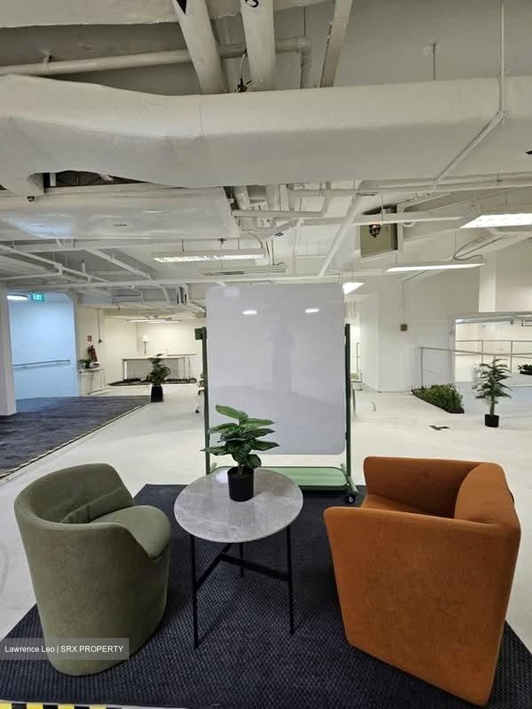 Hsbc Building (D1), Office #558504411